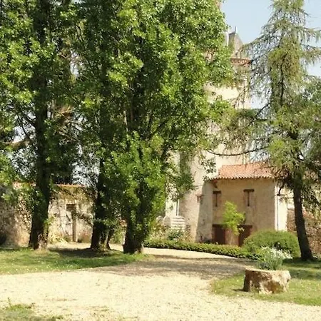 בית נופש Holiday Home Saint-Paul-Du-Bois Pool, Cleaning Included Saint-Paul-du-Bois