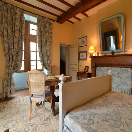 בית נופש Holiday Home Saint-Paul-Du-Bois Pool, Cleaning Included